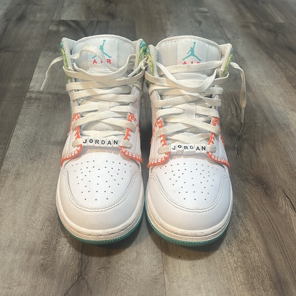 jordan 1’s with beaded letters and stitch - Picture 3 of 4